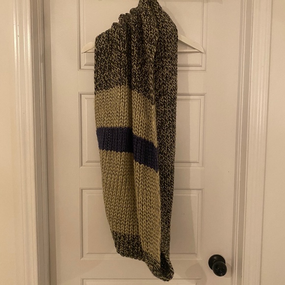 Roots Chunky Knit Infinity Scarf Womens Winter Scarf - Picture 3 of 4